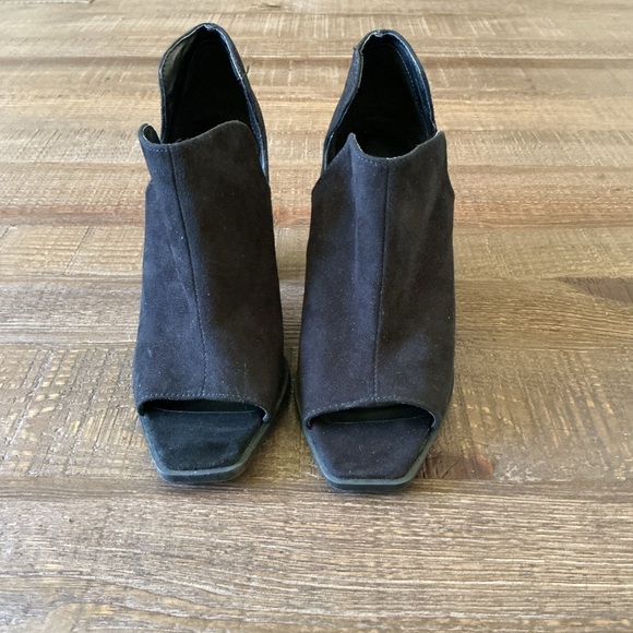 Metaphor Women's Black Heeled Ankle Boots - Picture 3 of 6